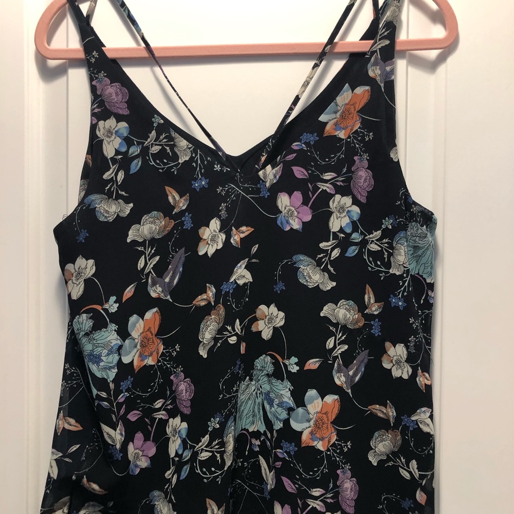 🌸 3 for $12 Sleeveless Medium floral shirt - Picture 8 of 8